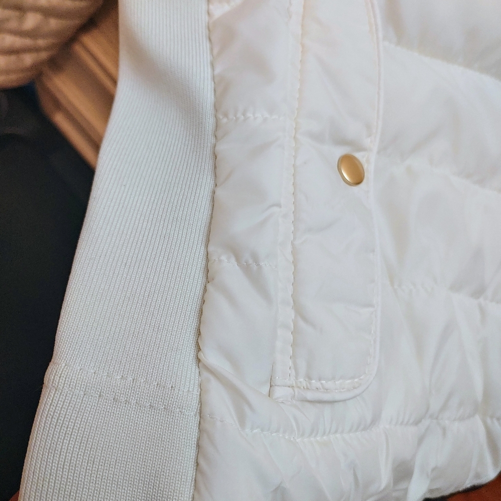 Ciso White Quilted Puffer Jacket with Gold Zipper - Picture 6 of 9